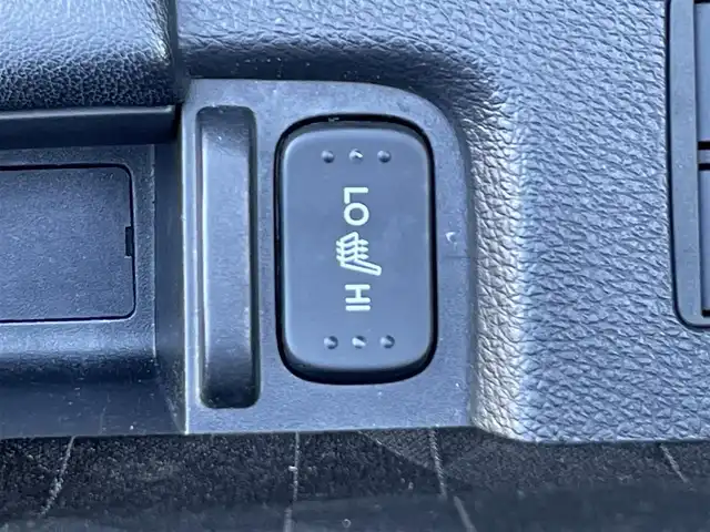 ホンダ オデッセイ ハイブリッド アブソルート・EXホンダセンジング 滋賀県 2018(平30)年 6.3万km プラチナホワイトパール 純正9インチナビ/【Bluetooth/USB/CD/DVD/フルセグTV/HDMI】/ハーフレザーシート/全方位カメラ/両側パワースライドドア/ホンダセンシング/・衝突軽減ブレーキ/・誤発進抑制機能/・歩行者事故低減ステアリング/・路外逸脱抑制機能/・渋滞追従機能付アダプティブクルーズコントロール/・LKAS〈車線維持支援システム〉/・先行車発進お知らせ機能/・標識認識機能/ブラインドスポットインフォメーション/LEDヘッドライト/クリアランスソナー/前後ドライブレコーダー/ビルトインETC2.0/電動パーキングブレーキ/オートブレーキホールド/D/Nパワーシート/D/Nシートヒーター/2列目オットマン/プッシュスタート/スマートキー/ステアリングリモコン