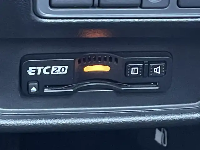 ホンダ オデッセイ ハイブリッド アブソルート・EXホンダセンジング 滋賀県 2018(平30)年 6.3万km プラチナホワイトパール 純正9インチナビ/【Bluetooth/USB/CD/DVD/フルセグTV/HDMI】/ハーフレザーシート/全方位カメラ/両側パワースライドドア/ホンダセンシング/・衝突軽減ブレーキ/・誤発進抑制機能/・歩行者事故低減ステアリング/・路外逸脱抑制機能/・渋滞追従機能付アダプティブクルーズコントロール/・LKAS〈車線維持支援システム〉/・先行車発進お知らせ機能/・標識認識機能/ブラインドスポットインフォメーション/LEDヘッドライト/クリアランスソナー/前後ドライブレコーダー/ビルトインETC2.0/電動パーキングブレーキ/オートブレーキホールド/D/Nパワーシート/D/Nシートヒーター/2列目オットマン/プッシュスタート/スマートキー/ステアリングリモコン