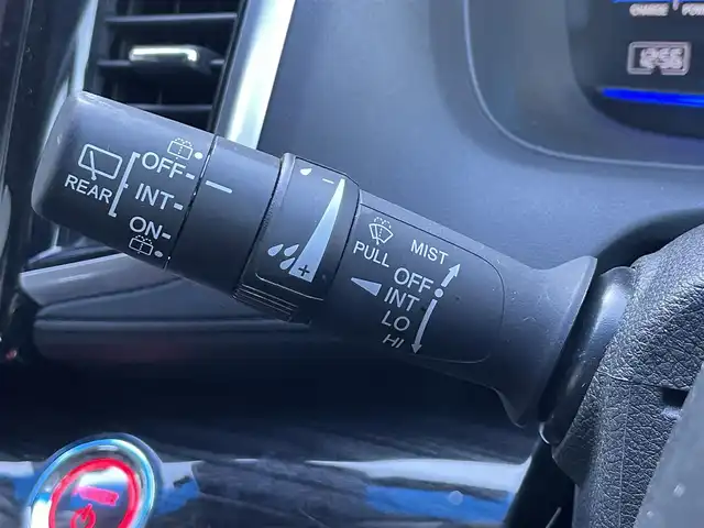 ホンダ オデッセイ ハイブリッド アブソルート・EXホンダセンジング 滋賀県 2018(平30)年 6.3万km プラチナホワイトパール 純正9インチナビ/【Bluetooth/USB/CD/DVD/フルセグTV/HDMI】/ハーフレザーシート/全方位カメラ/両側パワースライドドア/ホンダセンシング/・衝突軽減ブレーキ/・誤発進抑制機能/・歩行者事故低減ステアリング/・路外逸脱抑制機能/・渋滞追従機能付アダプティブクルーズコントロール/・LKAS〈車線維持支援システム〉/・先行車発進お知らせ機能/・標識認識機能/ブラインドスポットインフォメーション/LEDヘッドライト/クリアランスソナー/前後ドライブレコーダー/ビルトインETC2.0/電動パーキングブレーキ/オートブレーキホールド/D/Nパワーシート/D/Nシートヒーター/2列目オットマン/プッシュスタート/スマートキー/ステアリングリモコン