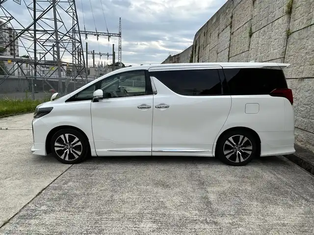 トヨタ アルファード S Cパッケージ 長崎県 2020(令2)年 5.2万km ホワイトパールクリスタルシャイン ワンオーナー/サンルーフ/モデリスタエアロ(F/S/R下)/モデリスタマフラーカッター/純正ナビ/(BT/フルセグ)/バックカメラ/フリップダウンモニター/衝突軽減ブレーキ/レーンアシスト/コーナーセンサー/ブラインドスポットモニター/レーダークルーズ/両側パワースライドドア/パワーバックドア /レザーシート/シートヒーター/エアシート/パワーシート/ハンドルヒーター/ビルトインETC/前後ドライブレコーダー/純正18インチAW