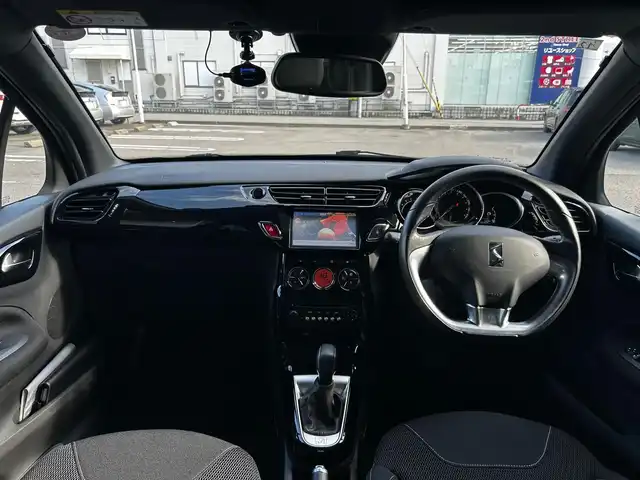 ＤＳオートモビル ＤＳ３ シック 富山県 2016(平28)年 9.3万km 紺 メモリナビ/フルセグテレビ/バックカメラ/ETC/HID/AM/FMラジオ/CD再生/盗難防止装置/オートエアコン/衝突軽減