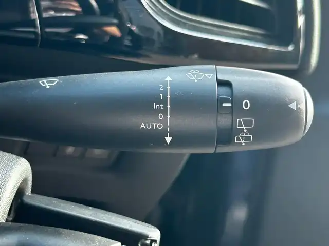 ＤＳオートモビル ＤＳ３ シック 富山県 2016(平28)年 9.3万km 紺 メモリナビ/フルセグテレビ/バックカメラ/ETC/HID/AM/FMラジオ/CD再生/盗難防止装置/オートエアコン/衝突軽減
