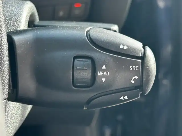 ＤＳオートモビル ＤＳ３ シック 富山県 2016(平28)年 9.3万km 紺 メモリナビ/フルセグテレビ/バックカメラ/ETC/HID/AM/FMラジオ/CD再生/盗難防止装置/オートエアコン/衝突軽減