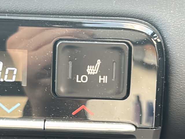 トヨタ ノア S－Z 京都府 2022(令4)年 2.8万km アティチュードブラックマイカ 純正１０．５インチメモリーナビ/トヨタセーフティセンス　/両側パワースライドドア　/バックカメラ　/クリアランスソナー　/禁煙車　/７人乗り　/ＥＴＣ　/ＬＥＤヘッドライト　/シートヒーター　/スマートキー