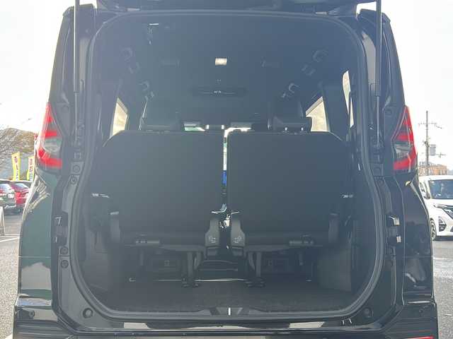 トヨタ ノア S－Z 京都府 2022(令4)年 2.8万km アティチュードブラックマイカ 純正１０．５インチメモリーナビ/トヨタセーフティセンス　/両側パワースライドドア　/バックカメラ　/クリアランスソナー　/禁煙車　/７人乗り　/ＥＴＣ　/ＬＥＤヘッドライト　/シートヒーター　/スマートキー