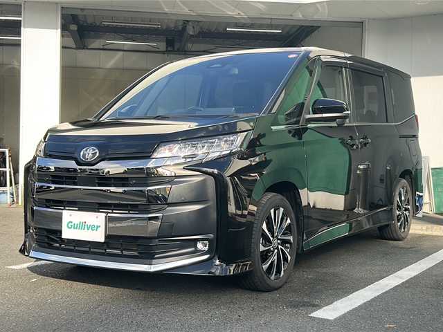 トヨタ ノア S－Z 京都府 2022(令4)年 2.8万km アティチュードブラックマイカ 純正１０．５インチメモリーナビ/トヨタセーフティセンス　/両側パワースライドドア　/バックカメラ　/クリアランスソナー　/禁煙車　/７人乗り　/ＥＴＣ　/ＬＥＤヘッドライト　/シートヒーター　/スマートキー