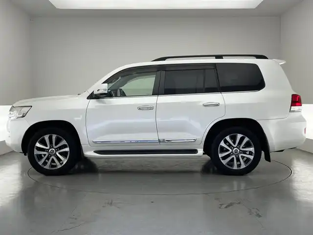 トヨタ ランドクルーザー ZX 愛知県 2016(平28)年 2.9万km ホワイトパールクリスタルシャイン 純正９インチナビ　全方位カメラ　サンルーフ　ルーフレール　ＢＳＭ　黒レザーシート　センターデフロック　パワーシート　シートヒーター　シートベンチレーション　ステアリングヒーター　ＡＣＣ　ＬＥＤ　ＥＴＣ