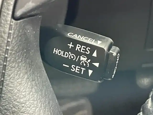 トヨタ ランドクルーザー ZX 愛知県 2016(平28)年 2.9万km ホワイトパールクリスタルシャイン 純正９インチナビ　全方位カメラ　サンルーフ　ルーフレール　ＢＳＭ　黒レザーシート　センターデフロック　パワーシート　シートヒーター　シートベンチレーション　ステアリングヒーター　ＡＣＣ　ＬＥＤ　ＥＴＣ