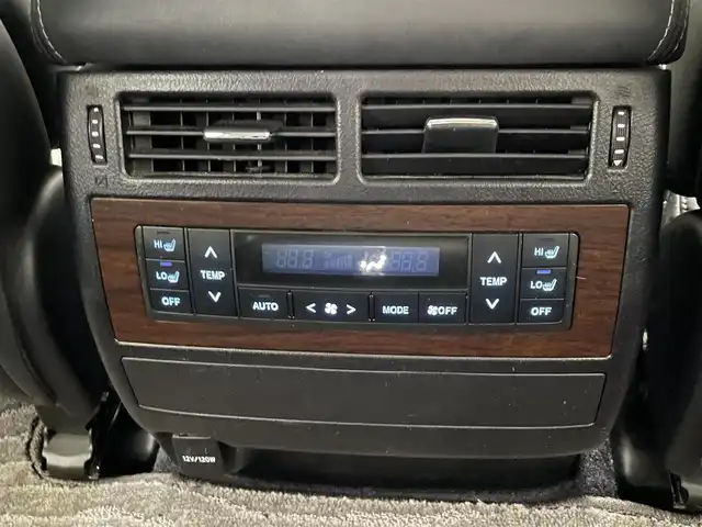 トヨタ ランドクルーザー ZX 愛知県 2016(平28)年 2.9万km ホワイトパールクリスタルシャイン 純正９インチナビ　全方位カメラ　サンルーフ　ルーフレール　ＢＳＭ　黒レザーシート　センターデフロック　パワーシート　シートヒーター　シートベンチレーション　ステアリングヒーター　ＡＣＣ　ＬＥＤ　ＥＴＣ