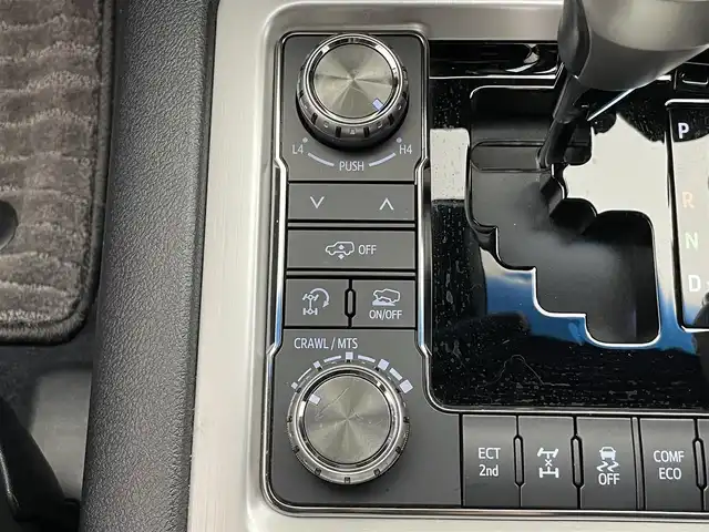 トヨタ ランドクルーザー ZX 愛知県 2016(平28)年 2.9万km ホワイトパールクリスタルシャイン 純正９インチナビ　全方位カメラ　サンルーフ　ルーフレール　ＢＳＭ　黒レザーシート　センターデフロック　パワーシート　シートヒーター　シートベンチレーション　ステアリングヒーター　ＡＣＣ　ＬＥＤ　ＥＴＣ