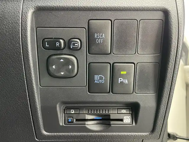 トヨタ ランドクルーザー ZX 愛知県 2016(平28)年 2.9万km ホワイトパールクリスタルシャイン 純正９インチナビ　全方位カメラ　サンルーフ　ルーフレール　ＢＳＭ　黒レザーシート　センターデフロック　パワーシート　シートヒーター　シートベンチレーション　ステアリングヒーター　ＡＣＣ　ＬＥＤ　ＥＴＣ