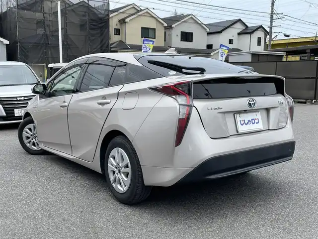 トヨタ プリウス S 愛知県 2016(平28)年 14.8万km スティールブロンドM (株)IDOMが運営する【じしゃロン名古屋鳴海店】の自社ローン専用車両になりますこちらは現金またはオートローンご利用時の価格です。自社ローンご希望の方は別途その旨お申付け下さい/・ワンオーナー/・純正SDナビ/・フルセグTV　BT/・バックカメラ/・レーダークルーズ/・LKA/・LEDヘッドライト/・オートハイビーム/・フォグ/・ビルトインETC/・純正15AW/・スマートキー×２