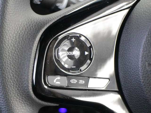 ホンダ Ｎ ＢＯＸ カスタム L 千葉県 2022(令4)年 1.3万km プラチナホワイトパール 社外ナビ（KENWOOD）/AM/FM/CD/DVD/Bluetooth/ワンセグTV/バックカメラ/ETC/LEDヘッドライト/フォグランプ/オートライト/片側パワースライドドア/アイドリングストップ/電動パーキングブレーキ/ブレーキホールド機能/クリアランスソナー/レーダークルーズコントロール/レーンキープアシスト/衝突軽減ブレーキ/プッシュスタート/スマートキー/ステアリングスイッチ/ヘッドライトレベライザー/横滑り防止装置/シートバックテーブル/フロアマット/取扱説明書/保証書