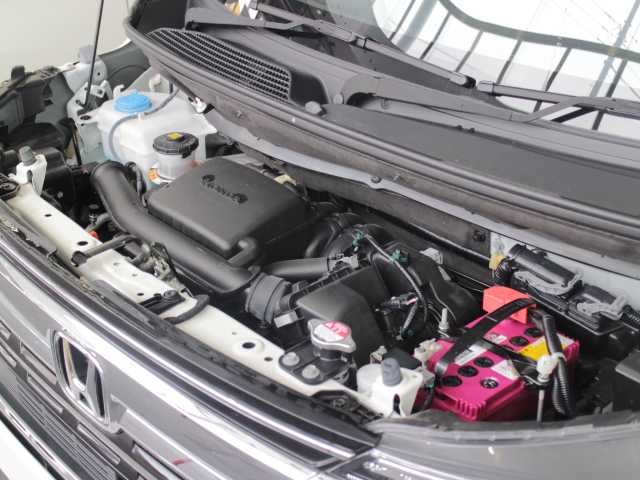 ホンダ Ｎ ＢＯＸ カスタム L 千葉県 2022(令4)年 1.3万km プラチナホワイトパール 社外ナビ（KENWOOD）/AM/FM/CD/DVD/Bluetooth/ワンセグTV/バックカメラ/ETC/LEDヘッドライト/フォグランプ/オートライト/片側パワースライドドア/アイドリングストップ/電動パーキングブレーキ/ブレーキホールド機能/クリアランスソナー/レーダークルーズコントロール/レーンキープアシスト/衝突軽減ブレーキ/プッシュスタート/スマートキー/ステアリングスイッチ/ヘッドライトレベライザー/横滑り防止装置/シートバックテーブル/フロアマット/取扱説明書/保証書
