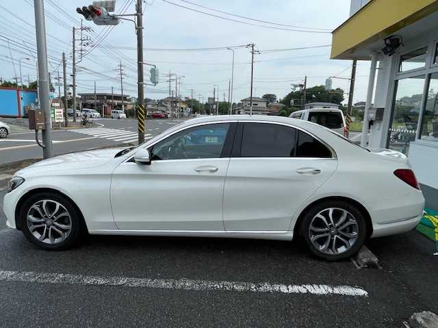 メルセデス・ベンツ Ｃ１８０ アバンギャルド 神奈川県 2015(平27)年 7.8万km ポーラホワイト ワンオーナー/保証書/取扱説明書/純正メモリナビ/（FM・AM・BT・CD・フルセグTV・SD）/衝突軽減システム/レーダークルーズコントロール/ブラインドスポットアシスト/レーンキーピングアシスト/コーナーセンサー/パドルシフト/LEDヘッドライト/オートライト/カーテン＋サイドエアバッグ/レザーシート/メモリー付きパワーシート/純正１７インチAW/バックカメラ