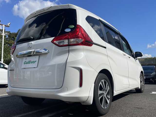 ホンダ フリード G 長崎県 2017(平29)年 7.7万km ホワイトオーキッドパール 純正Gathersインターナビ/・AM/FM/BT/CD/バックカメラ/ステアリングスイッチ/片側パワースライドドア/ビルトインETC/ライトレベライザー/アイドリングストップ/フロアマット/ドアバイザー/保証書/取扱説明書/ナビ取扱説明書/スペアキー