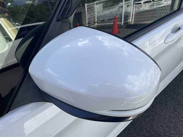 ホンダ フリード G 長崎県 2017(平29)年 7.7万km ホワイトオーキッドパール 純正Gathersインターナビ/・AM/FM/BT/CD/バックカメラ/ステアリングスイッチ/片側パワースライドドア/ビルトインETC/ライトレベライザー/アイドリングストップ/フロアマット/ドアバイザー/保証書/取扱説明書/ナビ取扱説明書/スペアキー