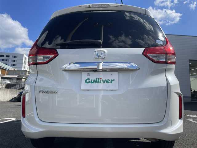 ホンダ フリード G 長崎県 2017(平29)年 7.7万km ホワイトオーキッドパール 純正Gathersインターナビ/・AM/FM/BT/CD/バックカメラ/ステアリングスイッチ/片側パワースライドドア/ビルトインETC/ライトレベライザー/アイドリングストップ/フロアマット/ドアバイザー/保証書/取扱説明書/ナビ取扱説明書/スペアキー