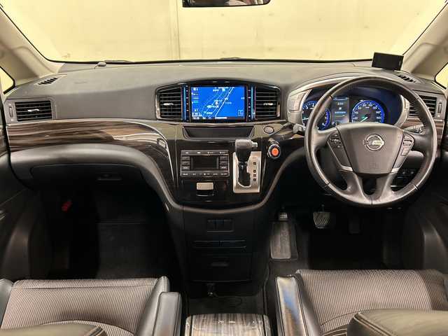 日産 エルグランド 250ハイウェイスター プレミアム 道央・札幌 2014(平26)年 12.6万km ファントムブラック ４WD//純正メモリナビ//フルセグTV//BT・ＳＤ・CD・DVD・ＡＭ・ＦＭ・ＵＳＢ・ＡＵＸ//バックカメラ//両側パワースライドドア//後席用モニター//ドライブレコーダー（前後）//積み込み冬タイヤ//横滑り防止装置//純正エンジンスターター//オットマン//クルーズコントロール//ダブルエアコン//レーダー探知機//ビルトインＥＴＣ//フォグランプ//スペアキー