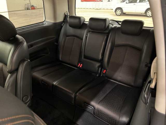 日産 エルグランド 250ハイウェイスター プレミアム 道央・札幌 2014(平26)年 12.6万km ファントムブラック ４WD//純正メモリナビ//フルセグTV//BT・ＳＤ・CD・DVD・ＡＭ・ＦＭ・ＵＳＢ・ＡＵＸ//バックカメラ//両側パワースライドドア//後席用モニター//ドライブレコーダー（前後）//積み込み冬タイヤ//横滑り防止装置//純正エンジンスターター//オットマン//クルーズコントロール//ダブルエアコン//レーダー探知機//ビルトインＥＴＣ//フォグランプ//スペアキー