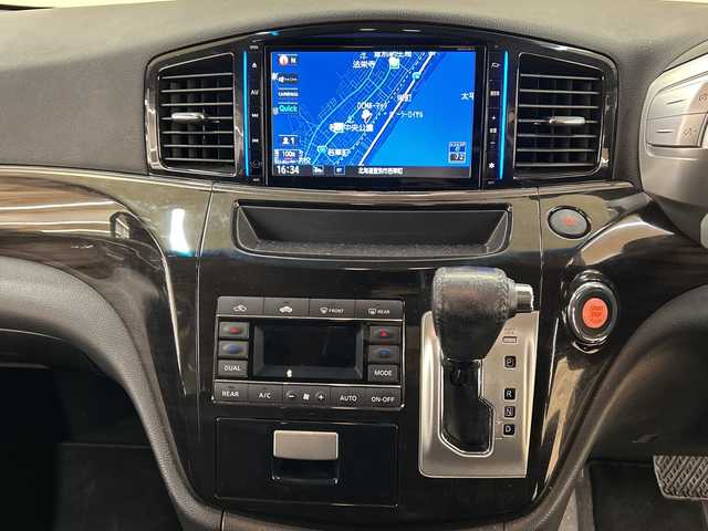 日産 エルグランド 250ハイウェイスター プレミアム 道央・札幌 2014(平26)年 12.6万km ファントムブラック ４WD//純正メモリナビ//フルセグTV//BT・ＳＤ・CD・DVD・ＡＭ・ＦＭ・ＵＳＢ・ＡＵＸ//バックカメラ//両側パワースライドドア//後席用モニター//ドライブレコーダー（前後）//積み込み冬タイヤ//横滑り防止装置//純正エンジンスターター//オットマン//クルーズコントロール//ダブルエアコン//レーダー探知機//ビルトインＥＴＣ//フォグランプ//スペアキー