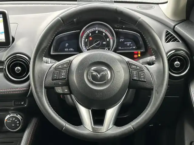 マツダ デミオ XD ツーリング 島根県 2016(平28)年 10.6万km ジェットブラックマイカ スマートシティブレーキサポート/純正ナビ/CD/DVD/DTV/Bluetooth/USB/クルーズコントロール/純正AW付きサマータイヤ積込/LEDオートライト/前後ドライブレコーダー/ステアリングスイッチ/HUD/ETC/スマートキー/スペアキー /プッシュスタート /純正フロアマット/ドアバイザー