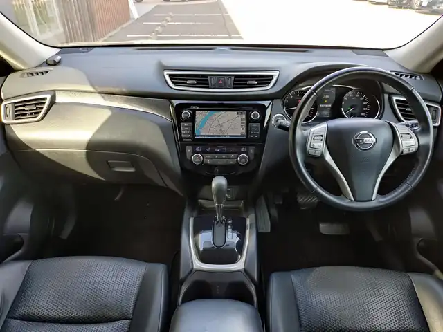 日産 エクストレイル 20X 新潟県 2016(平28)年 11.2万km ダイヤモンドブラック (株)IDOMが運営する【じしゃロン新潟店】の自社ローン専用車両になります。/こちらは現金またはオートローンご利用時の価格です。自社ローンご希望の方は別途その旨お申付け下さい/純正ナビ/FM/AM/CD/DVD視聴可能/フルセグTV視聴可能(走行中視聴不可)/Bluetooth/AUX/USB接続可能/バックカメラ・全方位カメラ/ETC/プッシュスタート/クルーズコントロール/カプロンシート/シートヒーター(D席+N席)/前後コーナーセンサー/横滑り防止装置/電動格納ウィンカーミラー/スマートキー/取扱説明書