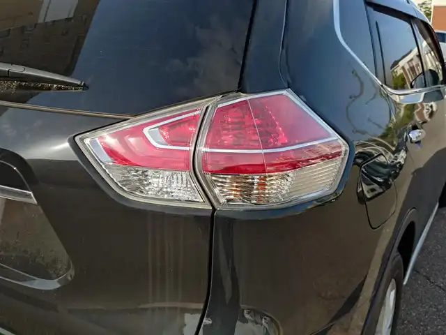 日産 エクストレイル 20X 新潟県 2016(平28)年 11.2万km ダイヤモンドブラック (株)IDOMが運営する【じしゃロン新潟店】の自社ローン専用車両になります。/こちらは現金またはオートローンご利用時の価格です。自社ローンご希望の方は別途その旨お申付け下さい/純正ナビ/FM/AM/CD/DVD視聴可能/フルセグTV視聴可能(走行中視聴不可)/Bluetooth/AUX/USB接続可能/バックカメラ・全方位カメラ/ETC/プッシュスタート/クルーズコントロール/カプロンシート/シートヒーター(D席+N席)/前後コーナーセンサー/横滑り防止装置/電動格納ウィンカーミラー/スマートキー/取扱説明書