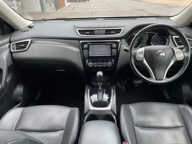 日産 エクストレイル 20X 新潟県 2016(平28)年 11.2万km ダイヤモンドブラック (株)IDOMが運営する【じしゃロン新潟店】の自社ローン専用車両になります。/こちらは現金またはオートローンご利用時の価格です。自社ローンご希望の方は別途その旨お申付け下さい/純正ナビ/FM/AM/CD/DVD視聴可能/フルセグTV視聴可能(走行中視聴不可)/Bluetooth/AUX/USB接続可能/バックカメラ・全方位カメラ/ETC/プッシュスタート/クルーズコントロール/カプロンシート/シートヒーター(D席+N席)/前後コーナーセンサー/横滑り防止装置/電動格納ウィンカーミラー/スマートキー/取扱説明書