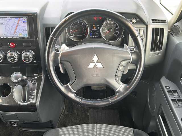 三菱 デリカＤ：５ ROADEST G Power P 佐賀県 2011(平23)年 14.6万km ウォームホワイトパール 純正ナビ/CD/USB/ワンセグテレビ/バックカメラ/ワンオーナー/衝突軽減システム/クルーズコントロール/パドルシフト/オートライト/ダブルオートエアコン/両側パワースライドドア/革巻きステアリング/ETC/スマートキー/4WD/スペアキー/保証書/取扱説明書/記録簿R２H３０、28、25．24