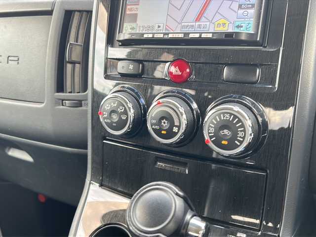 三菱 デリカＤ：５ ROADEST G Power P 佐賀県 2011(平23)年 14.6万km ウォームホワイトパール 純正ナビ/CD/USB/ワンセグテレビ/バックカメラ/ワンオーナー/衝突軽減システム/クルーズコントロール/パドルシフト/オートライト/ダブルオートエアコン/両側パワースライドドア/革巻きステアリング/ETC/スマートキー/4WD/スペアキー/保証書/取扱説明書/記録簿R２H３０、28、25．24