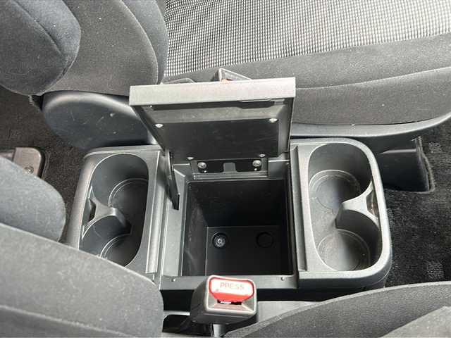 三菱 デリカＤ：５ ROADEST G Power P 佐賀県 2011(平23)年 14.6万km ウォームホワイトパール 純正ナビ/CD/USB/ワンセグテレビ/バックカメラ/ワンオーナー/衝突軽減システム/クルーズコントロール/パドルシフト/オートライト/ダブルオートエアコン/両側パワースライドドア/革巻きステアリング/ETC/スマートキー/4WD/スペアキー/保証書/取扱説明書/記録簿R２H３０、28、25．24
