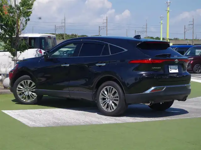 トヨタ ハリアー Z 千葉県 2020(令2)年 2.7万km プレシャスブラックパール Toyota Safety Sense/・プリクラッシュセーフティ/・レーンディパーチャーアラート/・オートハイビーム/・ブラインドスポットモニター/ヘッドアップディスプレイ/デジタルインナーミラー/パワーバックドア/ハーフレザーシート/運転席パワーシート/純正コネクティッドナビ/地デジTV/【Bluetooth接続】/バックカメラ/ドライブレコーダー/革巻きステアリング/ETC（2.0）/LEDヘッドライト/フォグライト/ウインカーミラー/クリアランスソナー/純正19インチアルミホイル/サイド/カーテンエアバッグ/スマートキー