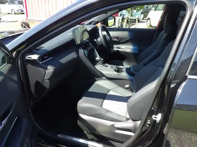 トヨタ ハリアー Z 千葉県 2020(令2)年 2.7万km プレシャスブラックパール Toyota Safety Sense/・プリクラッシュセーフティ/・レーンディパーチャーアラート/・オートハイビーム/・ブラインドスポットモニター/ヘッドアップディスプレイ/デジタルインナーミラー/パワーバックドア/ハーフレザーシート/運転席パワーシート/純正コネクティッドナビ/地デジTV/【Bluetooth接続】/バックカメラ/ドライブレコーダー/革巻きステアリング/ETC（2.0）/LEDヘッドライト/フォグライト/ウインカーミラー/クリアランスソナー/純正19インチアルミホイル/サイド/カーテンエアバッグ/スマートキー