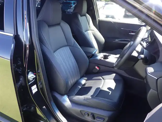 トヨタ ハリアー Z 千葉県 2020(令2)年 2.7万km プレシャスブラックパール Toyota Safety Sense/・プリクラッシュセーフティ/・レーンディパーチャーアラート/・オートハイビーム/・ブラインドスポットモニター/ヘッドアップディスプレイ/デジタルインナーミラー/パワーバックドア/ハーフレザーシート/運転席パワーシート/純正コネクティッドナビ/地デジTV/【Bluetooth接続】/バックカメラ/ドライブレコーダー/革巻きステアリング/ETC（2.0）/LEDヘッドライト/フォグライト/ウインカーミラー/クリアランスソナー/純正19インチアルミホイル/サイド/カーテンエアバッグ/スマートキー