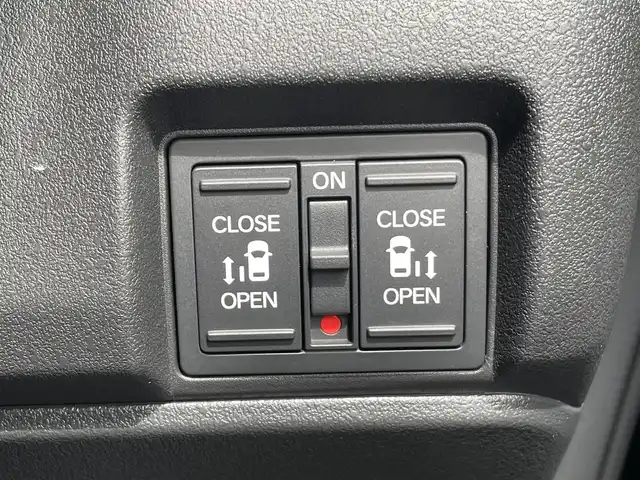 ホンダ Ｎ ＢＯＸ カスタム ターボ 熊本県 2025(令7)年 0.1万km クリスタルブラックパール ディスプレーオーディオ/【Bluetooth/SD/AVX/USB】/バックカメラ/両側パワースライドドア/ホンダセンシング/レーダークルーズコントロール/衝突軽減ブレーキ/レーンキープアシスト/革調シートカバー/シートヒーター/パドルシフト/純正15インチAW/ETC/オートLEDヘッドライト/ウィンカーミラー/プッシュスタート/横滑り防止/ABS/盗難防止装置