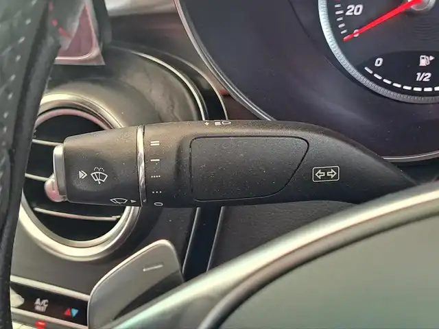 メルセデス・ベンツ Ｃ１８０ クーペ スポーツ 大阪府 2018(平30)年 7.1万km オブシディアンブラック /禁煙車//サンルーフ//衝突被害軽減ブレーキ//純正ナビ//AM/FM/BT/フルセグテレビ//バックカメラ//追従式クルーズコントロール//DN席シートメモリー/パワーシート//ビルトインETC2.0//BSM//ステアリングスイッチ//保証書//取扱説明書//スペアキー×1