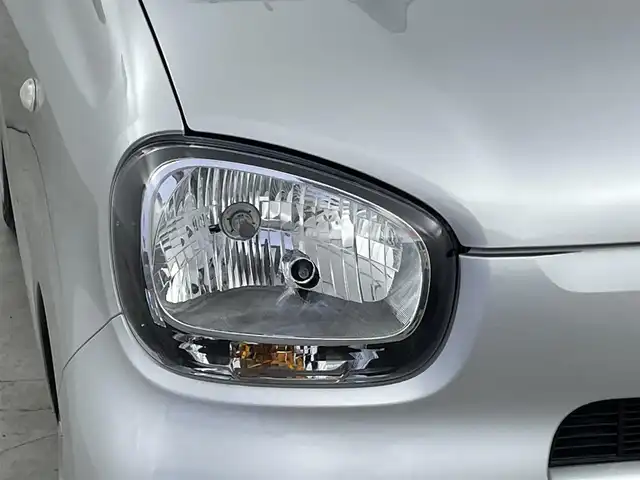 スズキ アルト L 群馬県 2023(令5)年 1.2万km シルキーシルバーメタリック 衝突軽減ブレーキ　運転席シートヒーター　リアコーナーセンサー　アイドリングストップ　横滑り防止　車線逸脱警報　電動格納ミラー　純正フロアマット　社外ＣＤデッキ　Ｂｌｕｅｔｏｏｔｈ　ＵＳＢ　保証書　取説　スペアキーｘ１　ヘッドライトレベライザ