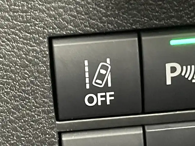 スズキ アルト L 群馬県 2023(令5)年 1.2万km シルキーシルバーメタリック 衝突軽減ブレーキ　運転席シートヒーター　リアコーナーセンサー　アイドリングストップ　横滑り防止　車線逸脱警報　電動格納ミラー　純正フロアマット　社外ＣＤデッキ　Ｂｌｕｅｔｏｏｔｈ　ＵＳＢ　保証書　取説　スペアキーｘ１　ヘッドライトレベライザ