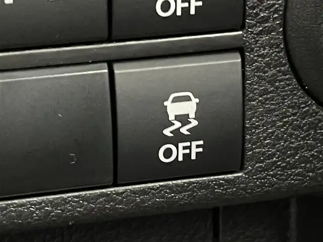 スズキ アルト L 群馬県 2023(令5)年 1.2万km シルキーシルバーメタリック 衝突軽減ブレーキ　運転席シートヒーター　リアコーナーセンサー　アイドリングストップ　横滑り防止　車線逸脱警報　電動格納ミラー　純正フロアマット　社外ＣＤデッキ　Ｂｌｕｅｔｏｏｔｈ　ＵＳＢ　保証書　取説　スペアキーｘ１　ヘッドライトレベライザ