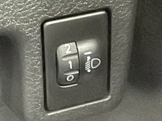 スズキ アルト L 群馬県 2023(令5)年 1.2万km シルキーシルバーメタリック 衝突軽減ブレーキ　運転席シートヒーター　リアコーナーセンサー　アイドリングストップ　横滑り防止　車線逸脱警報　電動格納ミラー　純正フロアマット　社外ＣＤデッキ　Ｂｌｕｅｔｏｏｔｈ　ＵＳＢ　保証書　取説　スペアキーｘ１　ヘッドライトレベライザ