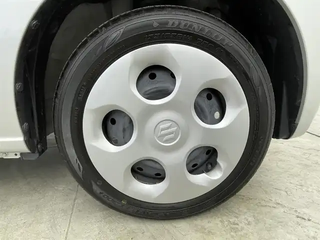 スズキ アルト L 群馬県 2023(令5)年 1.2万km シルキーシルバーメタリック 衝突軽減ブレーキ　運転席シートヒーター　リアコーナーセンサー　アイドリングストップ　横滑り防止　車線逸脱警報　電動格納ミラー　純正フロアマット　社外ＣＤデッキ　Ｂｌｕｅｔｏｏｔｈ　ＵＳＢ　保証書　取説　スペアキーｘ１　ヘッドライトレベライザ