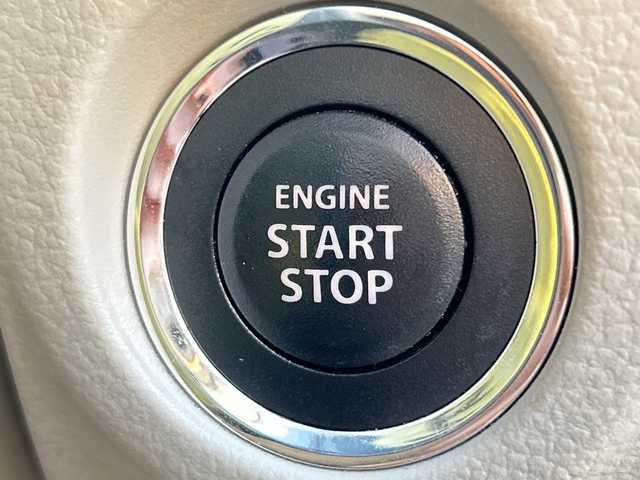 スズキ ラパン S 茨城県 2016(平28)年 11.9万km シフォンアイボリーM 社外メモリナビ【AVIC-RZ200】/(地デジTV・CD・ラジオ再生)/シートヒーター/ETC/バックカメラ/LEDヘッドライト/純正フロアマット/スマートキー/取扱説明書/保証書