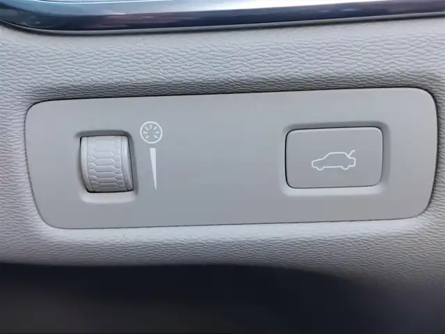 ボルボ ＸＣ６０ B5 AWD インスクリプション 滋賀県 2021(令3)年 2万km クリスタルホワイトP ヘッドアップディスプレイ/CarPlay/androidauto/USB/Bluetooth/ハーマンカードンプレミアムサラウンドシステム/ベージュ本革シート/360°カメラ/前後純正ドライブレコーダー/コーナーセンサー/全席シートヒーター/前席シートクーラー/前席パワーシート/前席シートメモリー/ステアリングヒーター/レーンキープアシスト/ブラインドスポットモニター/アダプティブクルーズコントロール/PilotAssist/オートホールド/フットトランクオープナー/ETC2.0/LEDヘッドライト/LEDフォグライト