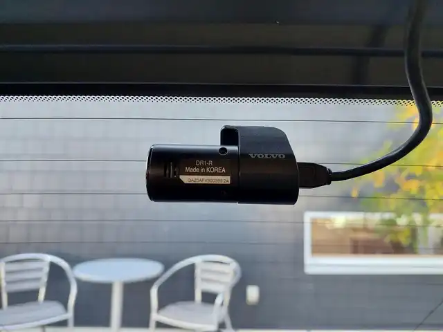 ボルボ ＸＣ６０ B5 AWD インスクリプション 滋賀県 2021(令3)年 2万km クリスタルホワイトP ヘッドアップディスプレイ/CarPlay/androidauto/USB/Bluetooth/ハーマンカードンプレミアムサラウンドシステム/ベージュ本革シート/360°カメラ/前後純正ドライブレコーダー/コーナーセンサー/全席シートヒーター/前席シートクーラー/前席パワーシート/前席シートメモリー/ステアリングヒーター/レーンキープアシスト/ブラインドスポットモニター/アダプティブクルーズコントロール/PilotAssist/オートホールド/フットトランクオープナー/ETC2.0/LEDヘッドライト/LEDフォグライト