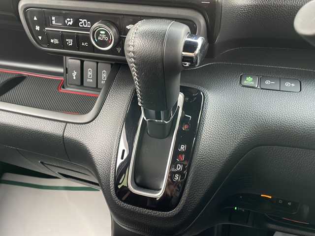 ホンダ Ｎ ＢＯＸ カスタム G EX ターボ ホンダセンシング 千葉県 2020(令2)年 1.1万km ミラノレッド 純正ナビ/Bluetooth/フルセグTV/CD/DVD/ETC/前後ドライブレコーダー/前後コーナーセンサー/助手席スーパースライドシート/両側パワースライドドア/アダクティブ・クルーズ・コントロール/衝突軽減ブレーキ/誤発進抑制機能/歩行者事故低減ステアリング/先行車発進お知らせ機能/標識認識機能/路外逸脱抑制機能/後方誤発進抑制機能/車線維持支援システム/盗難防止装置/オートライト/オートハイビーム/ウィンカーミラー/プッシュスタートボタン/ステアリングスイッチ/スマートキー/LEDヘッドライト/純正アルミホイール/純正フロアマット/取扱説明書