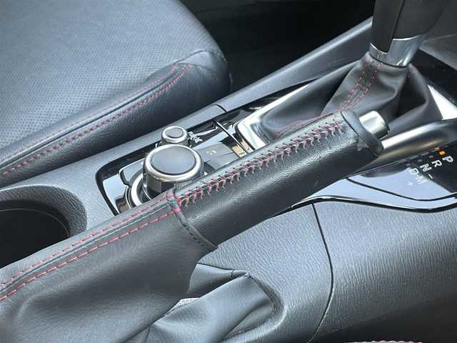マツダ アクセラ スポーツ 20S ツーリング Lパッケージ 岡山県 2014(平26)年 9.1万km スノーフレイクホワイトパールマイカ 登録時走行距離90446km/純正SDナビ/(AM/FM/DISC/TV/BT/AUX/USB)/衝突被害軽減システム/AFS/RVM/アイドリングストップ/バックカメラ/ビルトインETC/パワーシート/D+Nシートヒーター/クルーズコントロール/F+Bドライブレコーダー/パドルシフト/スペアキー×1/スマートキー/プッシュスタート/純正１８インチアルミホイール
