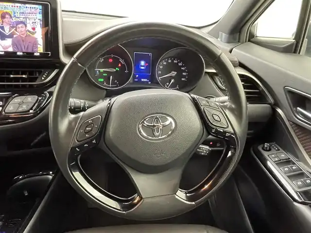 トヨタ Ｃ－ＨＲ G 熊本県 2018(平30)年 9.1万km ブラック/ホワイトパールクリスタルシャイン 2トーン ワンオーナー　/純正ナビ（ＣＤ・ＤＶＤ・フルセグ・ＢＴ・ＳＤ）/TVキャンセラー/バックカメラ　/純正前方ドライブレコーダー（DRT-C68A）/レーダークルーズコントロール　/前後クリアランスソナー　/前席シートヒーター　/車線逸脱警報/先行車発進お知らせ機能/ブラインドスポットモニター/横滑り防止/ハーフレザーシート/純正フロアマット/純正１８インチAW/オートライト/オートマチックハイビーム/LEDヘッドライト/フォグランプ/スマートキー/プッシュスタート/保証書/取扱説明書