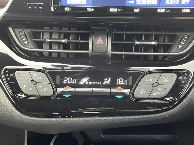 トヨタ Ｃ－ＨＲ G 熊本県 2018(平30)年 9.1万km ブラック/ホワイトパールクリスタルシャイン 2トーン ワンオーナー　/純正ナビ（ＣＤ・ＤＶＤ・フルセグ・ＢＴ・ＳＤ）/TVキャンセラー/バックカメラ　/純正前方ドライブレコーダー（DRT-C68A）/レーダークルーズコントロール　/前後クリアランスソナー　/前席シートヒーター　/車線逸脱警報/先行車発進お知らせ機能/ブラインドスポットモニター/横滑り防止/ハーフレザーシート/純正フロアマット/純正１８インチAW/オートライト/オートマチックハイビーム/LEDヘッドライト/フォグランプ/スマートキー/プッシュスタート/保証書/取扱説明書