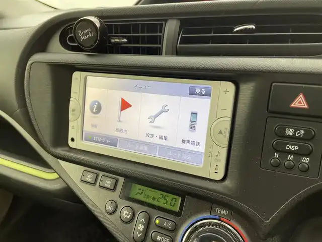トヨタ アクア S 福井県 2014(平26)年 3.2万km ライムホワイトパールクリスタルシャイン 純正ナビ/CD/DVD/Bluetooth/フルセグ/ドラレコ/シートヒーター/バックカメラ/ETC/オートライト/プッシュスタート/スマーキー